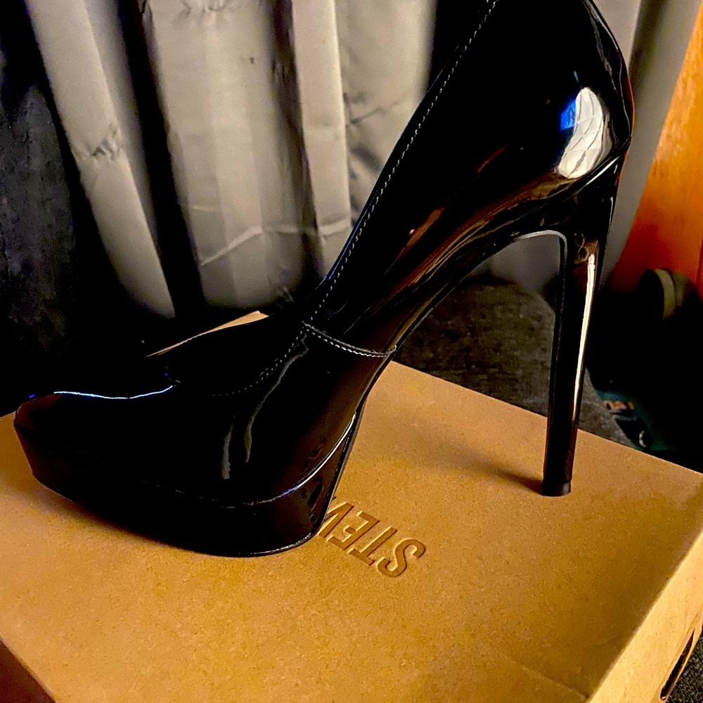 This comfortable Steve Madden heel! Great for holidays!